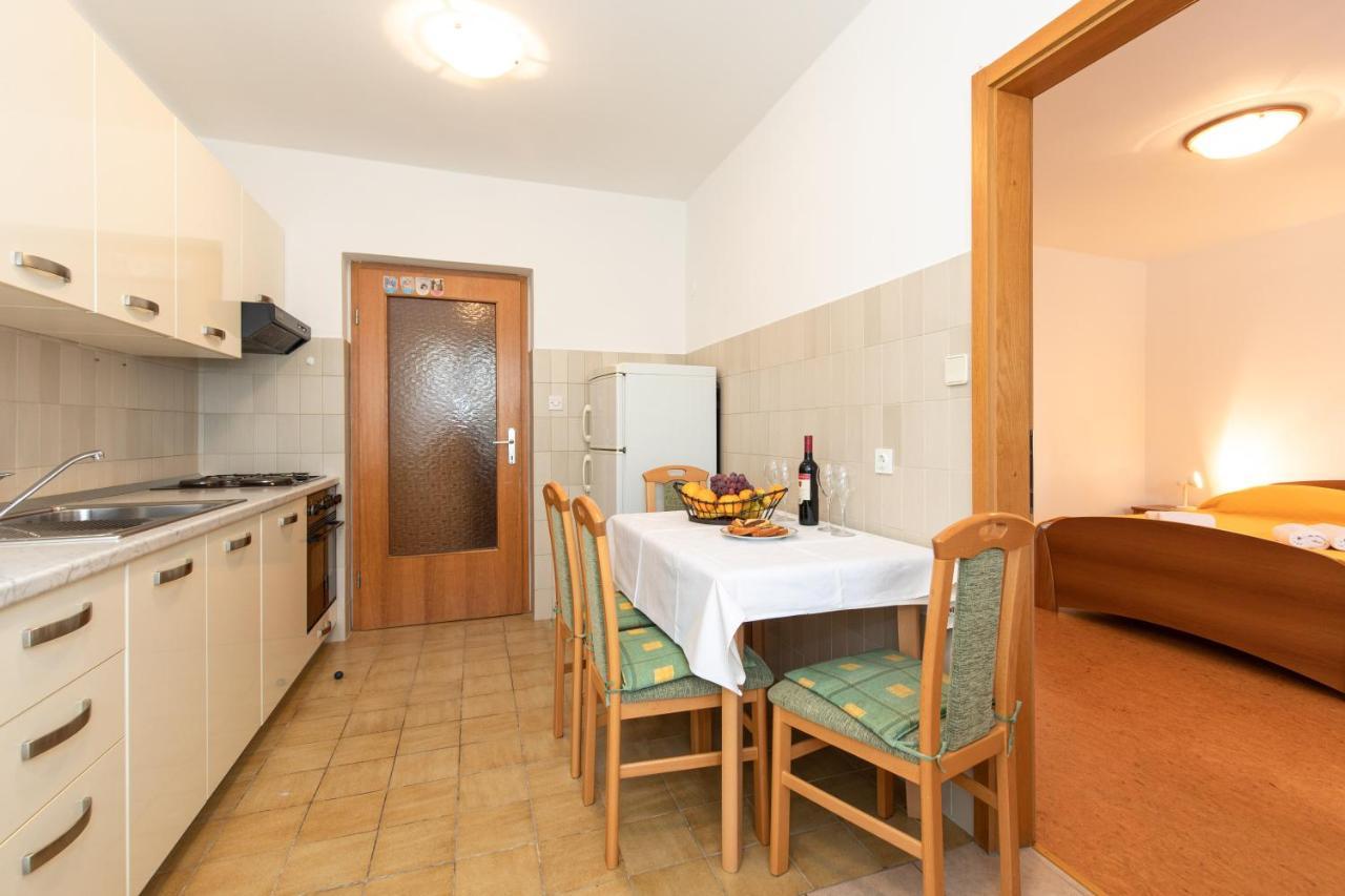 Justic Apartment Кърк Екстериор снимка