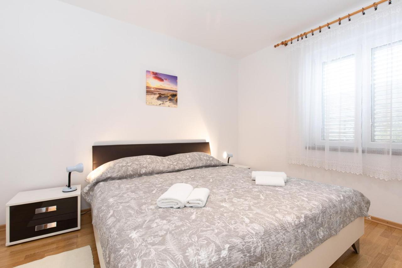 Justic Apartment Кърк Екстериор снимка