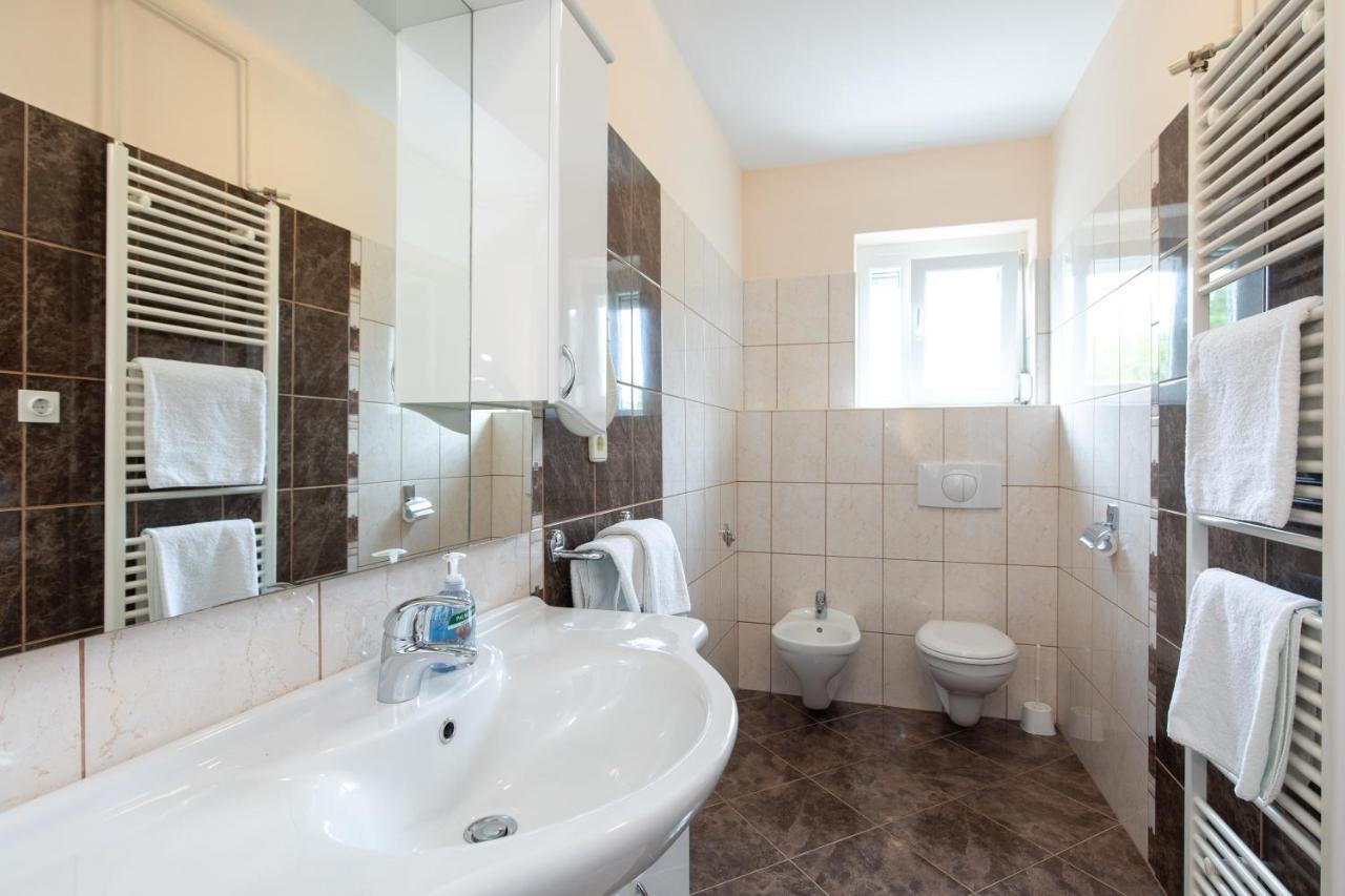 Justic Apartment Кърк Екстериор снимка
